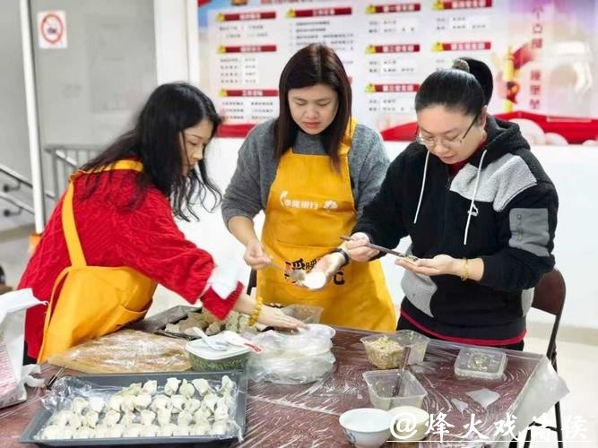 连续三年举办迎新“百家宴”,杨浦平凉路街道嘉禄居民区乐做“一‘嘉’人” 连续三年举办迎新“百家宴”,杨浦平凉路街道嘉禄居民区乐做“一‘嘉’人”