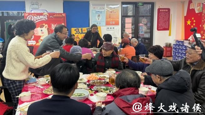连续三年举办迎新“百家宴”,杨浦平凉路街道嘉禄居民区乐做“一‘嘉’人” 连续三年举办迎新“百家宴”,杨浦平凉路街道嘉禄居民区乐做“一‘嘉’人”