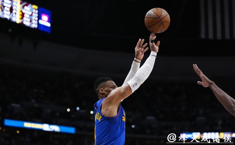 掘金主帅：40次三分出手积极，投篮未中致败