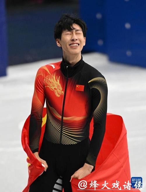 终点瞬间定胜负，孙龙获冬奥会1000米银牌，赛后：冲刺没伸脚，略有遗憾但已翻篇